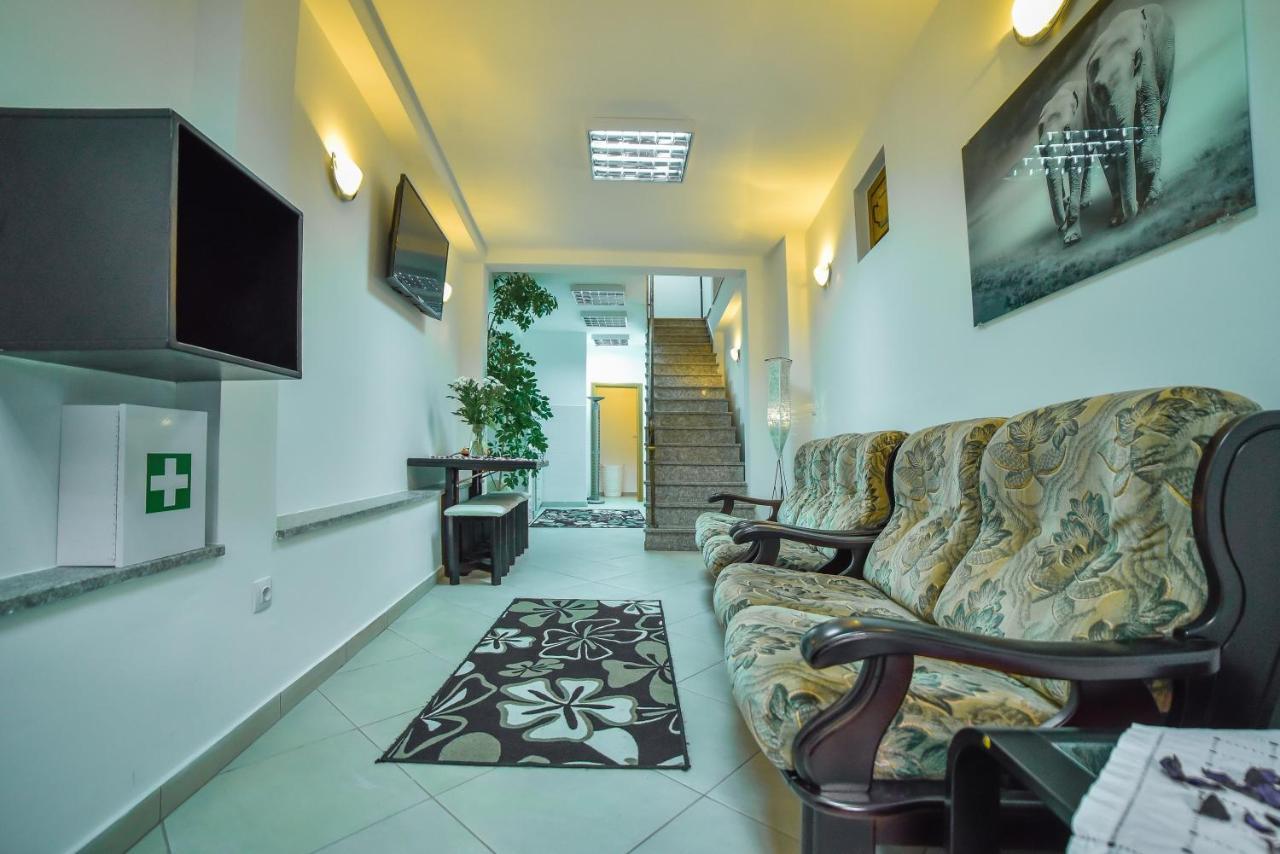 Hostel Sinj Eksteriør bilde