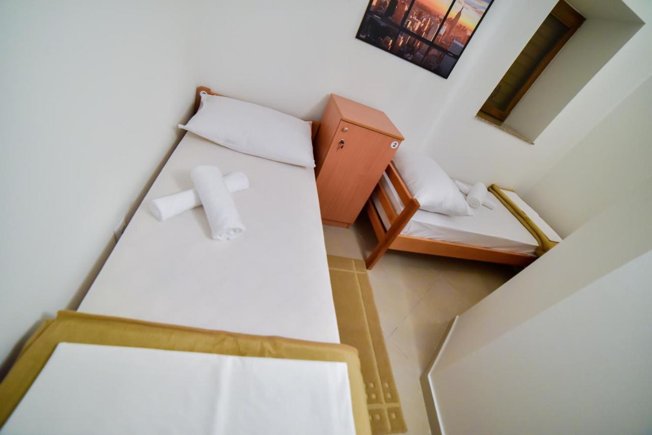 Hostel Sinj Eksteriør bilde