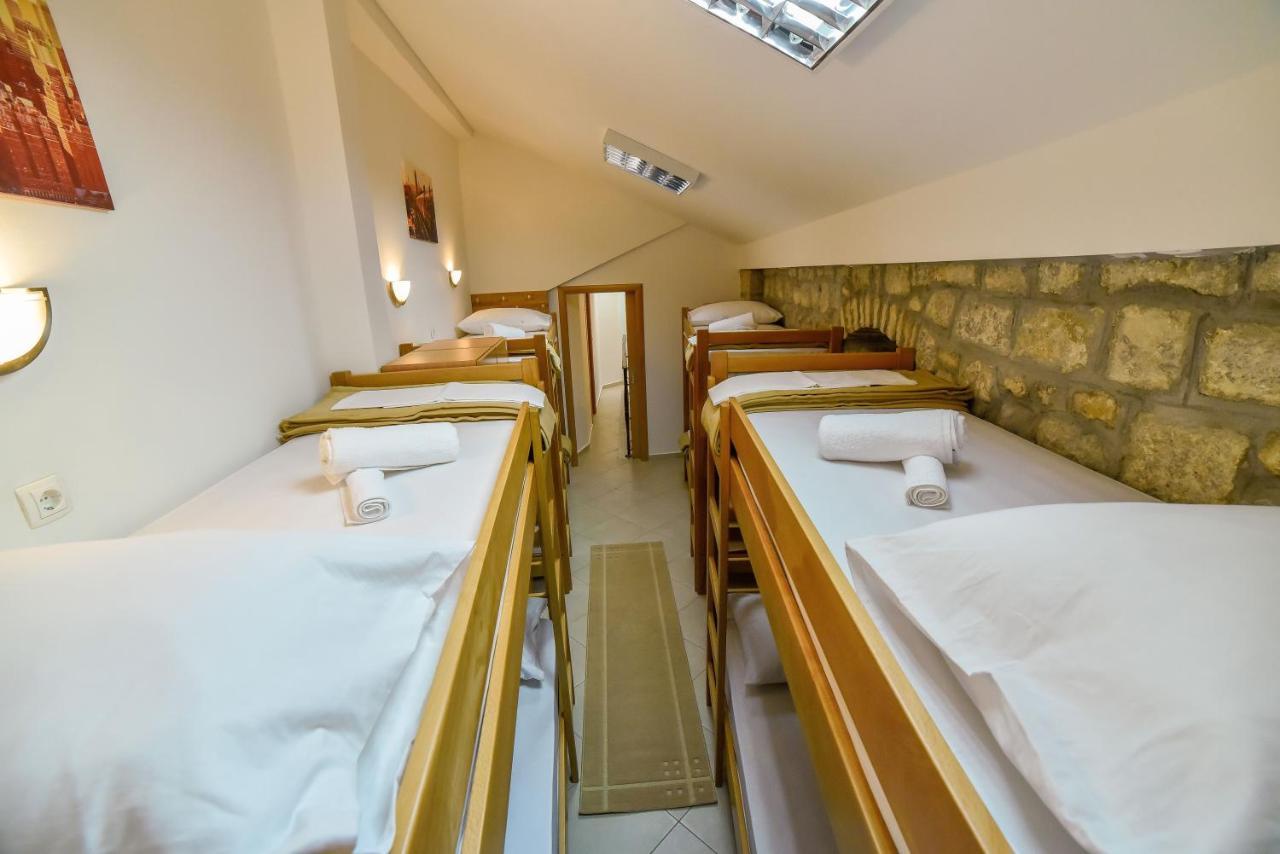 Hostel Sinj Eksteriør bilde