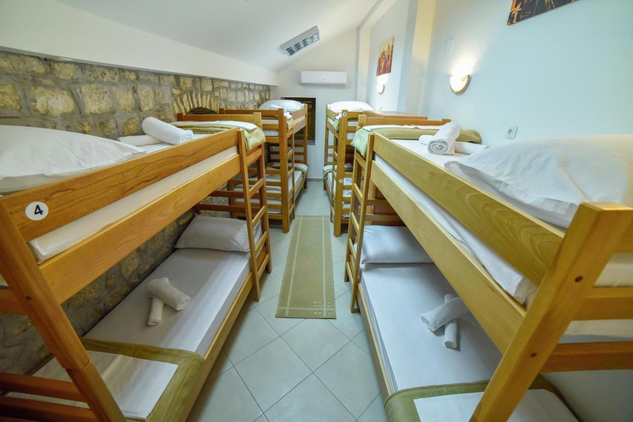Hostel Sinj Eksteriør bilde