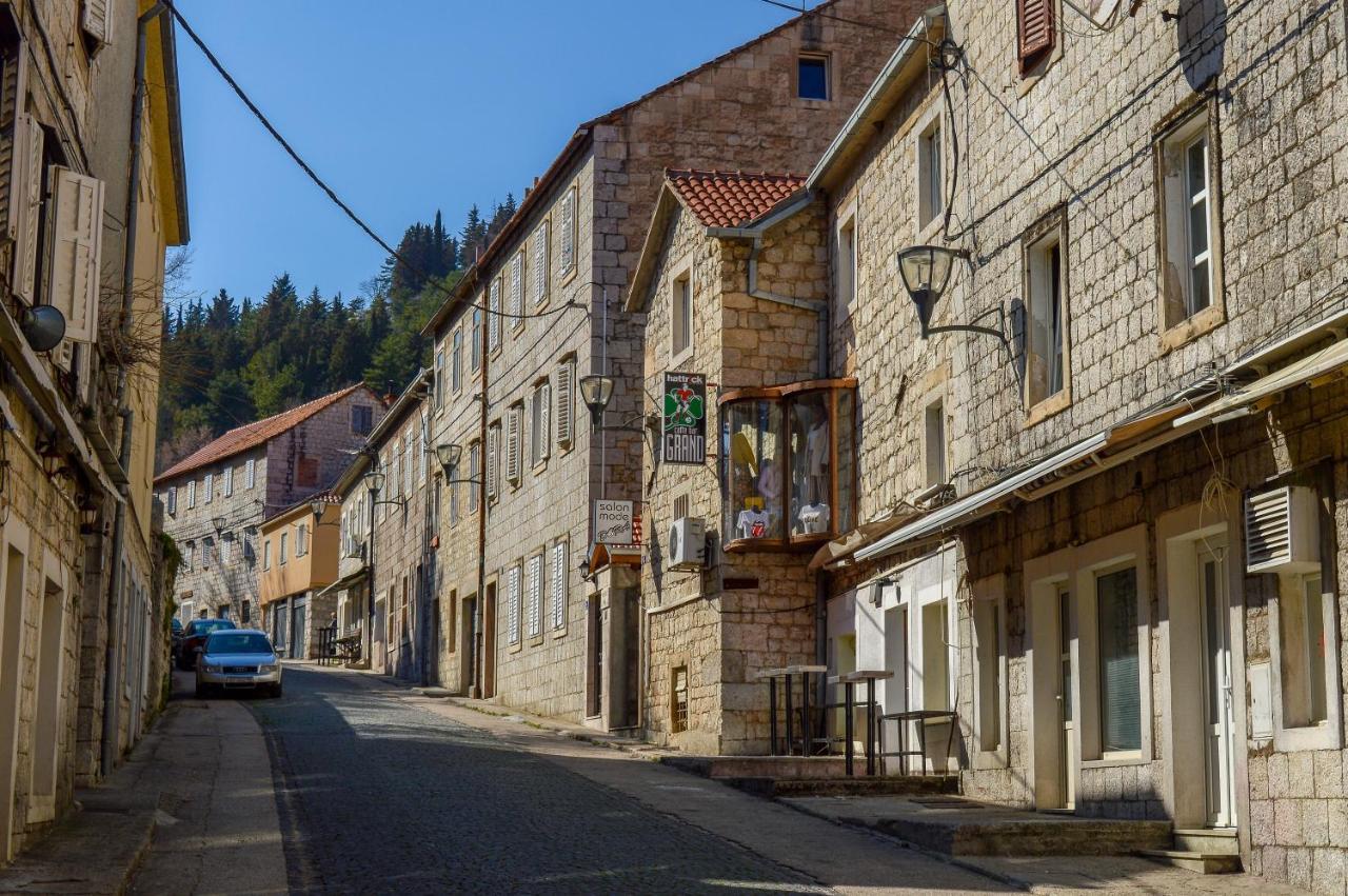 Hostel Sinj Eksteriør bilde