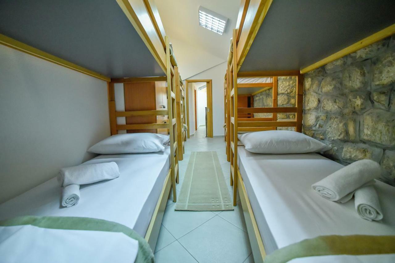 Hostel Sinj Eksteriør bilde