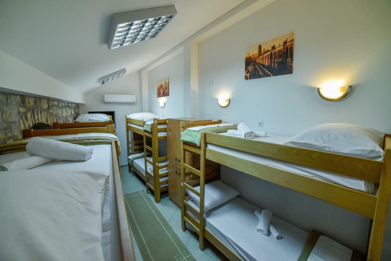 Hostel Sinj Eksteriør bilde